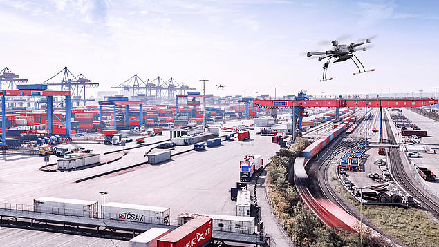 Bahn, Drohne, Blocklager und Containerbrücken am Container Terminal Altenwerder