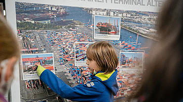 Port Scouts discover the Port of Hamburg