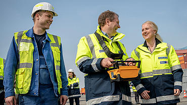 Cleaner Air in Hamburg:  HHLA’s Container Transporters Run on Green Energy