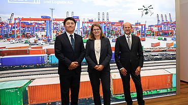 Daimler Truck, HHLA and Kawasaki Heavy Industries Launch Partnership to Establish Liquid Hydrogen Supply Chain 
